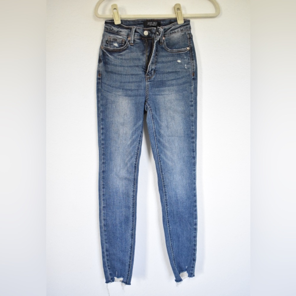 Judy Blue Light Wash Skinny Jeans size 25